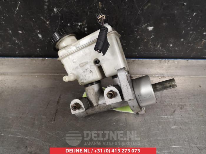 Master cylinder from a Daewoo Lacetti (KLAN) 1.6 16V 2006
