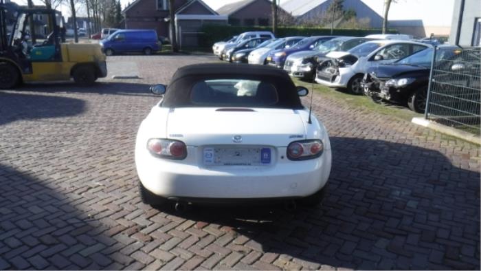 Używane Tylna klapa Mazda MX-5 (NC) 2.0i 16V Cena € 150,00 Procedura marży oferowane przez V.Deijne Jap.Auto-onderdelen BV
