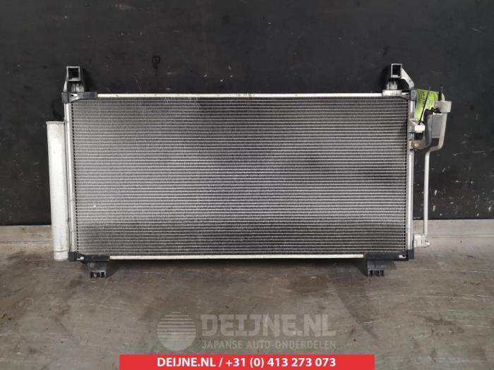 Air conditioning condenser from a Toyota Yaris II (P9) 1.8 16V VVT-i TS 2008