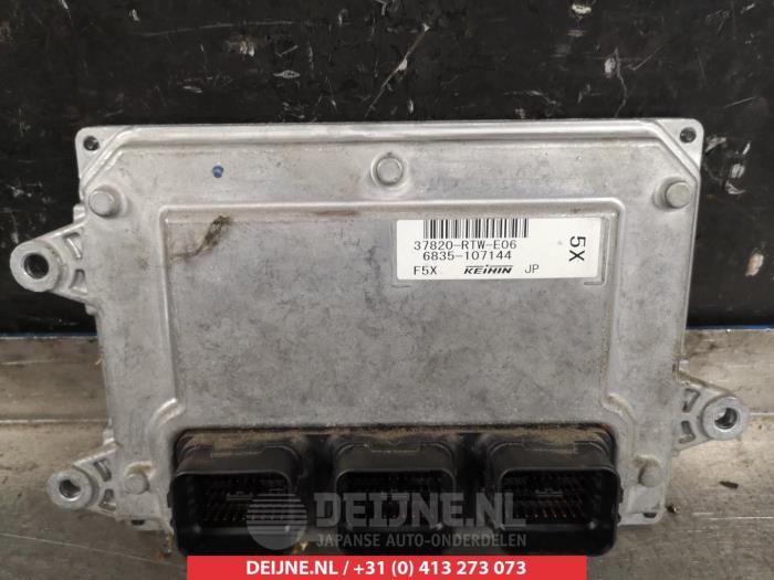 Used Engine management computer Honda CR-Z (ZF1) 1.5 Hybrid 16V Price € 100,00 Margin scheme offered by V.Deijne Jap.Auto-onderdelen BV
