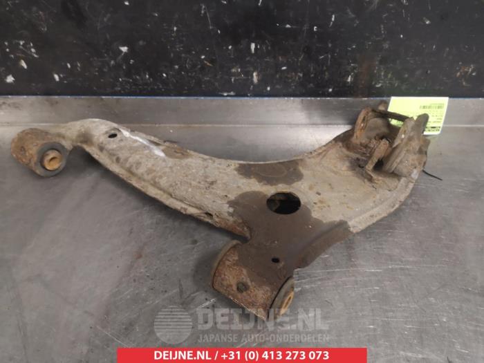 Front lower wishbone, left from a Mazda MX-5 (NB18/35/8C) 1.6i 16V 1998