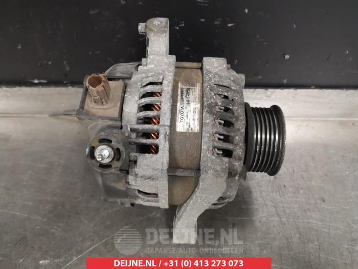 Begagnade Dynamo Toyota Yaris III (P13) 1.4 D-4D-F Pris € 45,00 Marginaltabell erbjuds av V.Deijne Jap.Auto-onderdelen BV