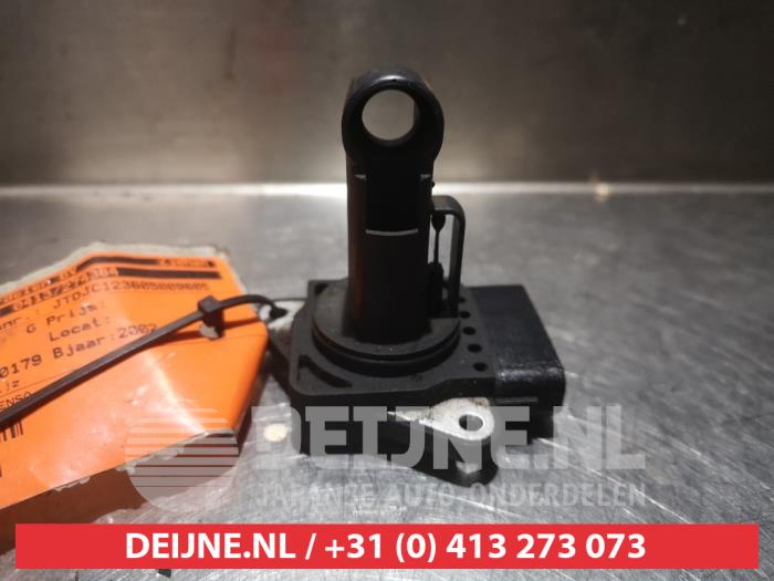 Usagé Débitmètre Toyota Yaris (P1) 1.4 D-4D Prix € 25,00 Règlement à la marge proposé par V.Deijne Jap.Auto-onderdelen BV