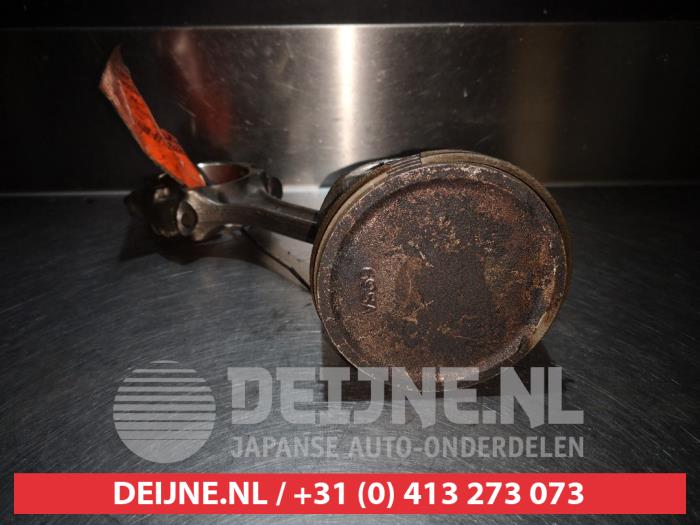 Usagé Piston Mitsubishi Grandis (NA) 2.4 16V MIVEC Prix € 50,00 Règlement à la marge proposé par V.Deijne Jap.Auto-onderdelen BV