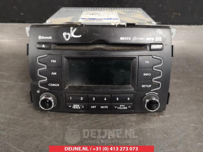 Radio d'un Kia Sorento II (XM) 2.2 CRDi 16V VGT 4x2 2012