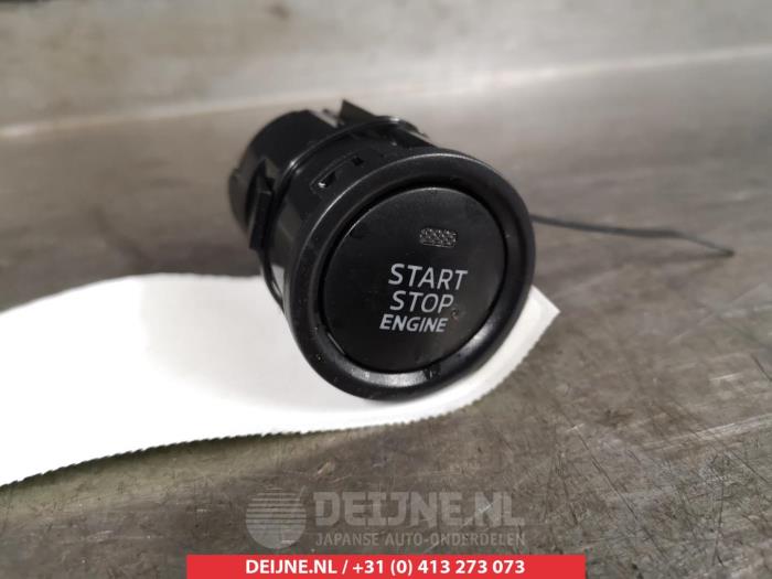 Start/stop switch from a Mazda 2 (DJ/DL) 1.5 SkyActiv-G 90 2019