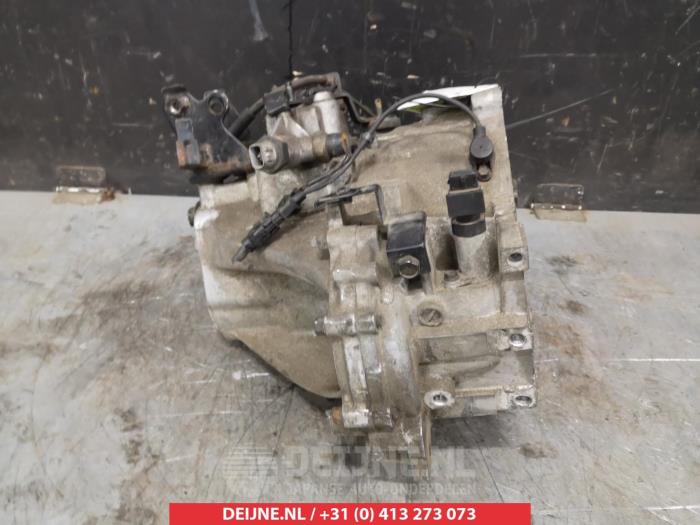Getriebe van een Kia Cerato 1.5 CRDi 16V 2006