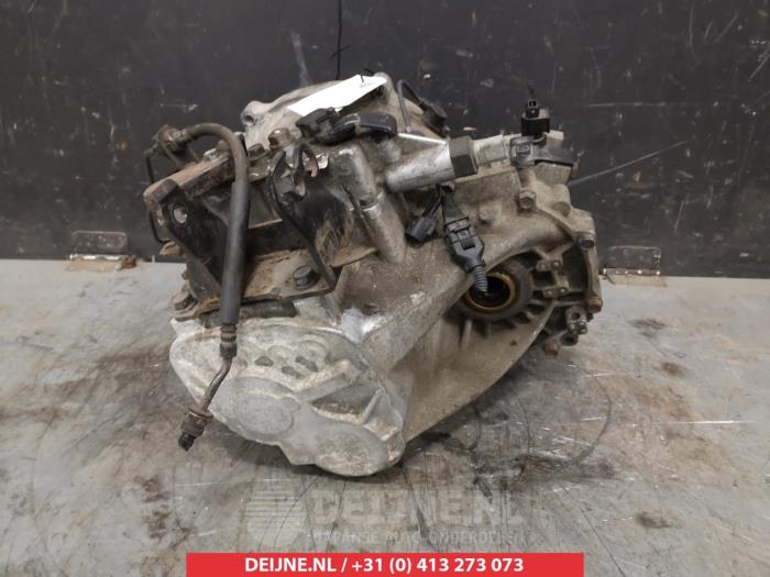 Getriebe van een Kia Cerato 1.5 CRDi 16V 2006