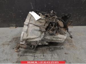 Getriebe van een Kia Cerato 1.5 CRDi 16V 2006