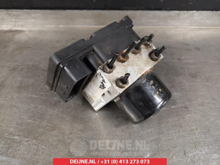 Begagnade ABS-pump Mazda Tribute 2.3 16V 4x4 Pris € 25,00 Marginaltabell erbjuds av V.Deijne Jap.Auto-onderdelen BV