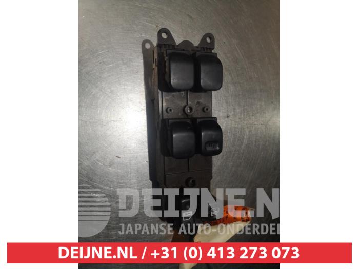 Usados Interruptor combinado de ventanillas Lexus IS (E1) 200 2.0 24V Precio € 25,00 Norma de margen ofrecido por V.Deijne Jap.Auto-onderdelen BV