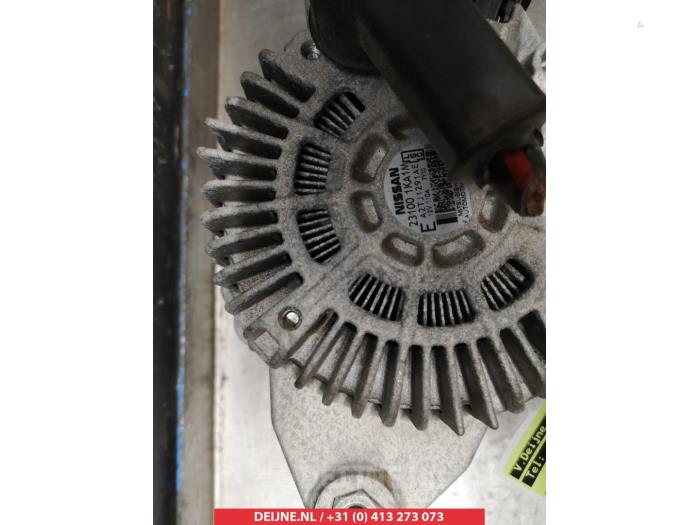 Dynamo from a Nissan Juke (F15) 1.6 16V 2017