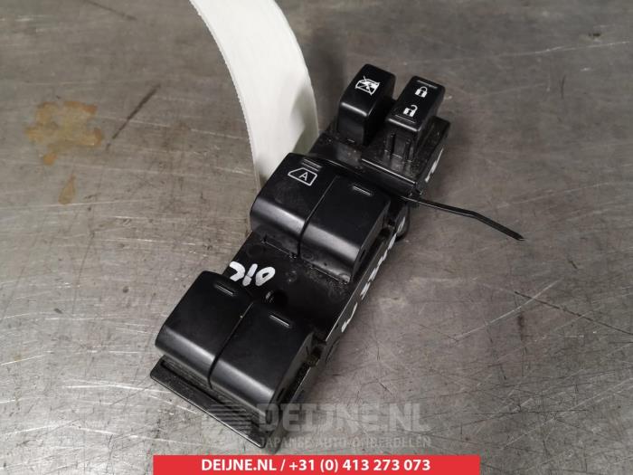 Usados Interruptor combinado de ventanillas Subaru XV (GP) 2.0 D AWD 16V Precio € 75,00 Norma de margen ofrecido por V.Deijne Jap.Auto-onderdelen BV
