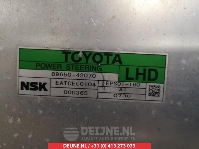 Ordinateur direction assistée d'un Toyota RAV4 (A3) 2.2 D-4D-F 16V 4x4 2010