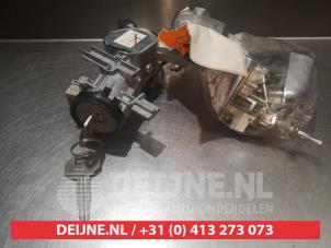 Used Ignition lock + key Mitsubishi L-200 2.5 DI-D 4x4 Price on request offered by V.Deijne Jap.Auto-onderdelen BV