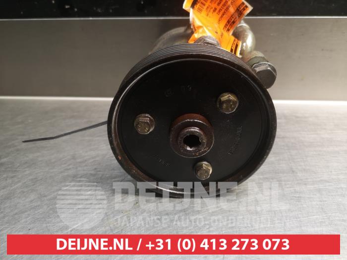 Usagé Pompe de direction Mitsubishi Carisma 1.9 TD Prix € 25,00 Règlement à la marge proposé par V.Deijne Jap.Auto-onderdelen BV