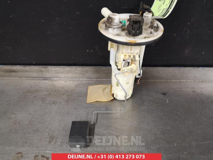 Usagé Pompe à carburant Daihatsu Copen 1.3 16V DVVT Prix € 35,00 Règlement à la marge proposé par V.Deijne Jap.Auto-onderdelen BV