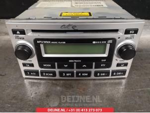 Used Radio Kia Carens III (FG) 2.0 CRDI VGT 16V Price on request offered by V.Deijne Jap.Auto-onderdelen BV