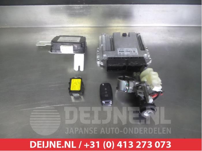 Used Engine management computer Kia Sorento III (UM) 2.2 CRDi 16V VGT 4x2 Price € 150,00 Margin scheme offered by V.Deijne Jap.Auto-onderdelen BV