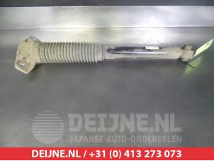 Used Rear shock absorber, right Kia Sorento III (UM) 2.2 CRDi 16V VGT 4x2 Price € 25,00 Margin scheme offered by V.Deijne Jap.Auto-onderdelen BV
