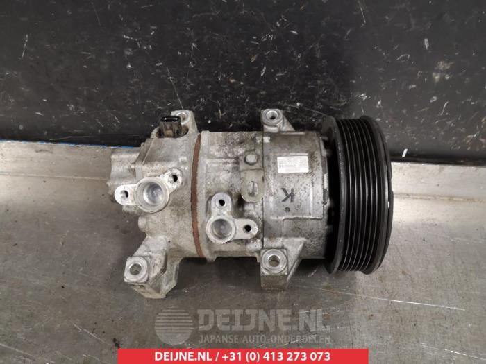 Air conditioning pump from a Toyota Corolla Verso (R10/11) 2.2 D-4D 16V 2009