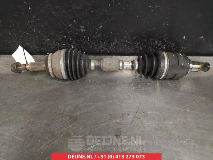 Gebrauchte Antriebswelle links vorne Toyota Corolla Verso (R10/11) 2.2 D-4D 16V Preis € 50,00 Margenregelung angeboten von V.Deijne Jap.Auto-onderdelen BV