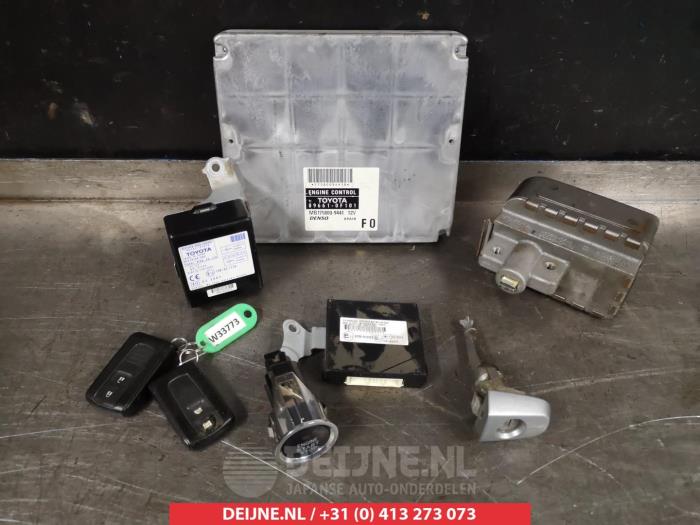 Used Engine management computer Toyota Corolla Verso (R10/11) 2.2 D-4D 16V Price € 100,00 Margin scheme offered by V.Deijne Jap.Auto-onderdelen BV
