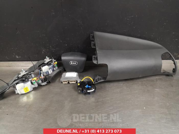 Kit+module airbag d'un Kia Sorento II (XM) 2.0 CRDi 16V VGT 4x2 2014