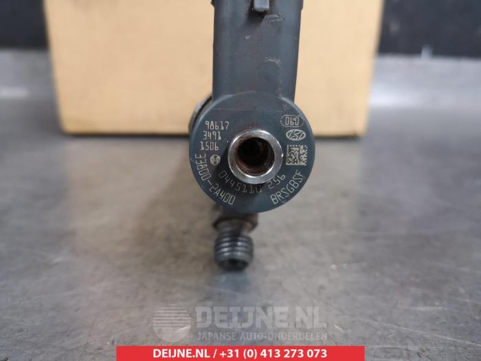 Injector (diesel) from a Kia Rio 2007