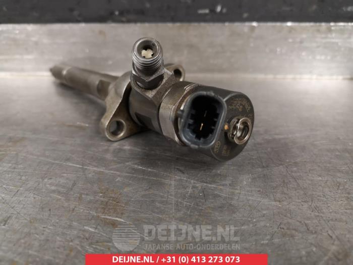 Injector (diesel) from a Mazda 3. 2004