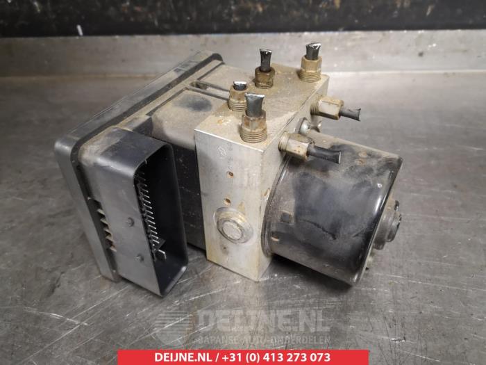 Używane Pompa ABS Mazda 5 (CR19) 2.0 CiDT 16V High Power Cena € 75,00 Procedura marży oferowane przez V.Deijne Jap.Auto-onderdelen BV