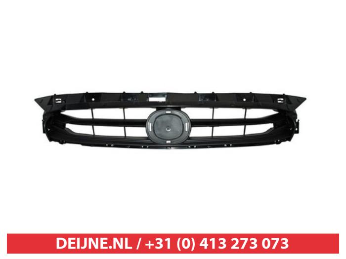 Nowe Grill Mazda 2. Cena € 30,25 Z VAT oferowane przez V.Deijne Jap.Auto-onderdelen BV