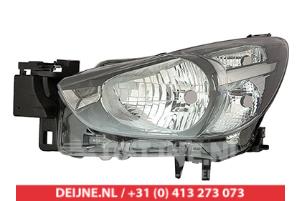 New Headlight, left Mazda 2. Price € 134,92 Inclusive VAT offered by V.Deijne Jap.Auto-onderdelen BV
