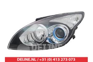 New Headlight, left Hyundai I30 Price € 130,60 Inclusive VAT offered by V.Deijne Jap.Auto-onderdelen BV