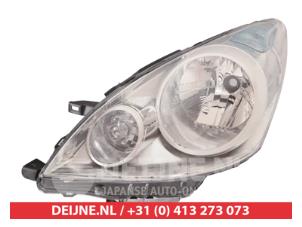 New Headlight, left Nissan Note Price € 110,53 Inclusive VAT offered by V.Deijne Jap.Auto-onderdelen BV