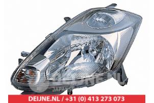 New Headlight, left Daihatsu Sirion Price € 101,54 Inclusive VAT offered by V.Deijne Jap.Auto-onderdelen BV