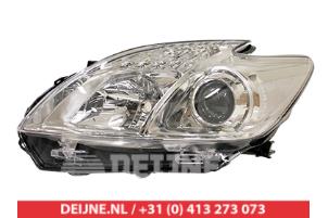New Headlight, left Toyota Prius Price € 192,31 Inclusive VAT offered by V.Deijne Jap.Auto-onderdelen BV