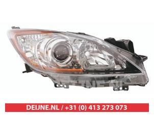 Nowe Reflektor prawy Mazda 3. Cena € 210,46 Z VAT oferowane przez V.Deijne Jap.Auto-onderdelen BV