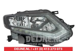 New Headlight, right Nissan X-Trail Price € 252,20 Inclusive VAT offered by V.Deijne Jap.Auto-onderdelen BV