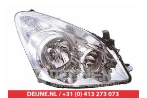 New Headlight, right Toyota Corolla Verso Price € 168,80 Inclusive VAT offered by V.Deijne Jap.Auto-onderdelen BV