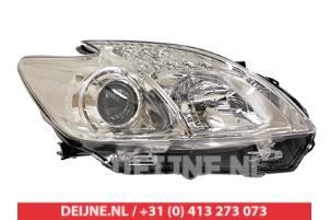 New Headlight, right Toyota Prius Price € 192,31 Inclusive VAT offered by V.Deijne Jap.Auto-onderdelen BV