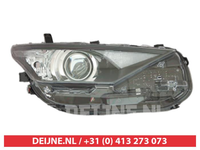 Headlight, right from a Toyota Auris 2015