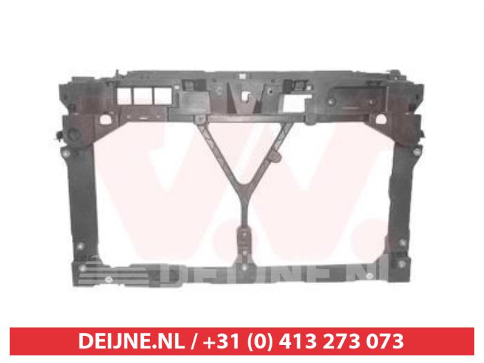 Nya Front Mazda 5 Pris € 92,48 Inklusive moms erbjuds av V.Deijne Jap.Auto-onderdelen BV