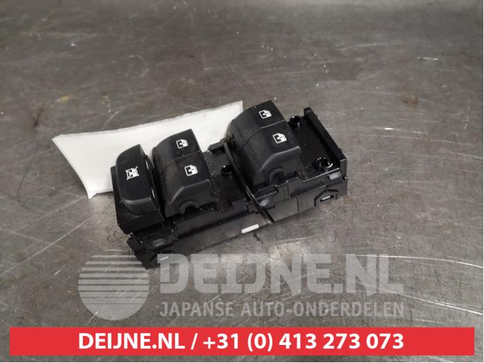 Usados Interruptor combinado de ventanillas Kia Proceed (CD) 1.4 T-GDI 16V Precio € 75,00 Norma de margen ofrecido por V.Deijne Jap.Auto-onderdelen BV