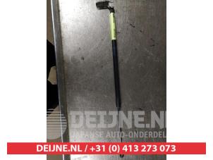 Used Rear gas strut, right Nissan Note (E11) 1.5 dCi 86 Price on request offered by V.Deijne Jap.Auto-onderdelen BV