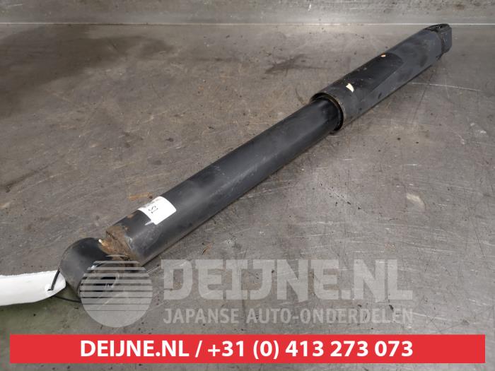 Rear shock absorber, right from a Mitsubishi L-200 2.5 DI-D 4x4 2010