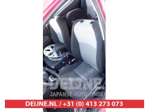 Używane Fotel prawy Toyota Yaris III (P13) 1.0 12V VVT-i Cena € 100,00 Procedura marży oferowane przez V.Deijne Jap.Auto-onderdelen BV