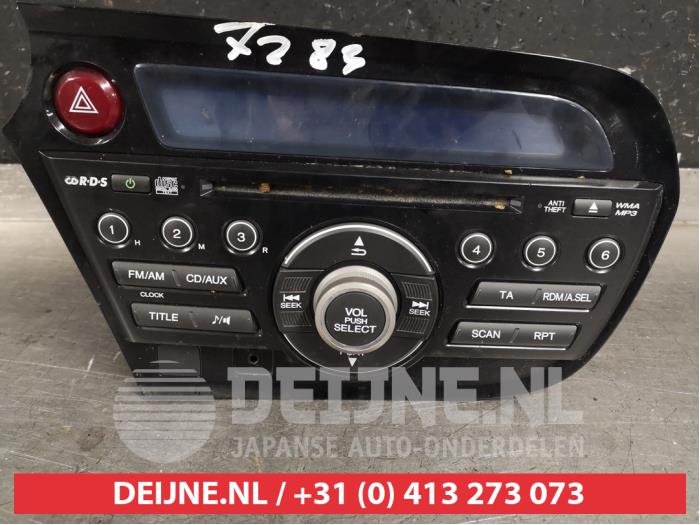 Używane Radio Honda Insight (ZE2) 1.3 16V VTEC Cena € 50,00 Procedura marży oferowane przez V.Deijne Jap.Auto-onderdelen BV