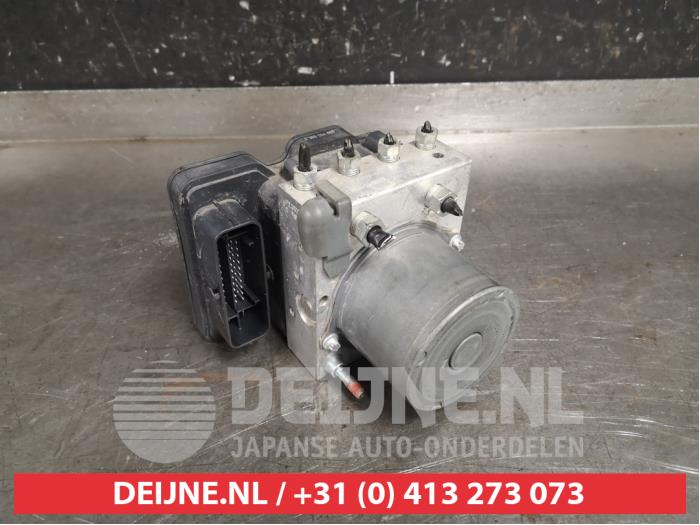 Usagé Pompe ABS Toyota Avensis Wagon (T27) 1.6 16V D-4D Prix € 100,00 Règlement à la marge proposé par V.Deijne Jap.Auto-onderdelen BV