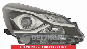 Neue Scheinwerfer rechts Toyota Yaris Preis € 244,34 Mit Mehrwertsteuer angeboten von V.Deijne Jap.Auto-onderdelen BV